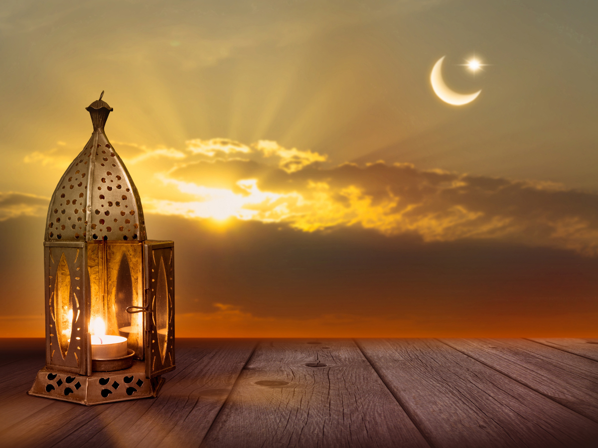 islamic moon with lantern